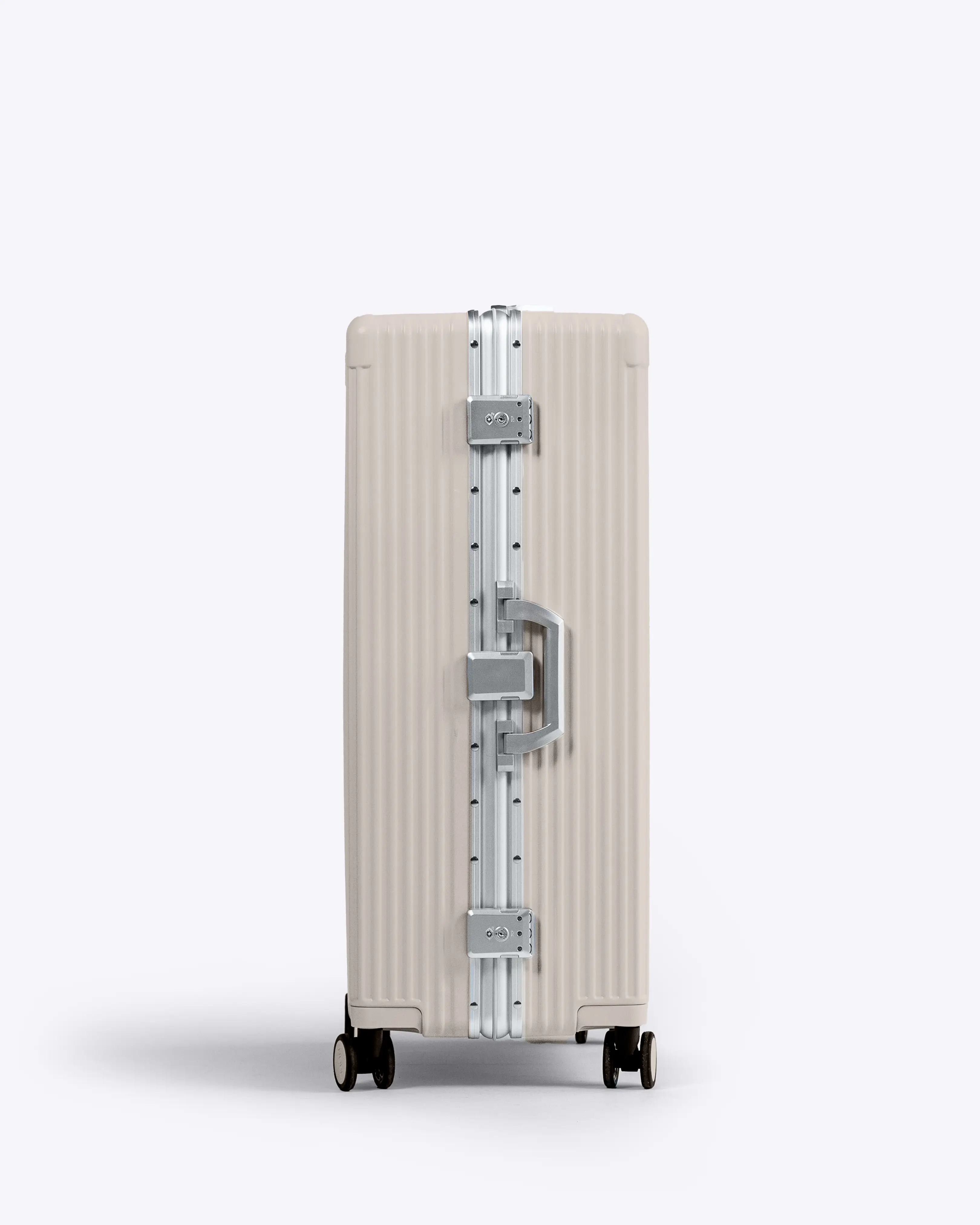Check-In: All-In-One 28" - Image 30