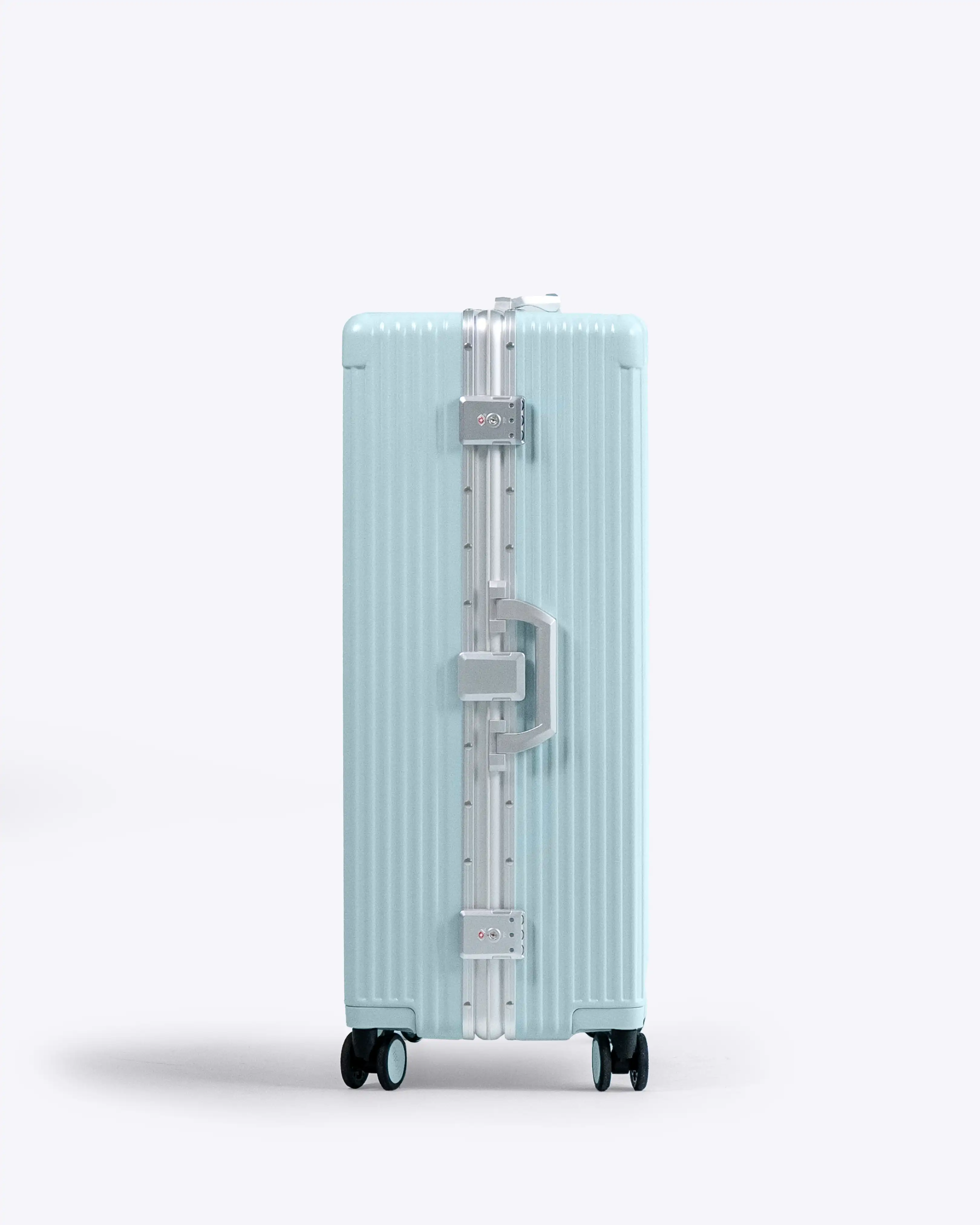 Check-In: All-In-One 28" - Image 36