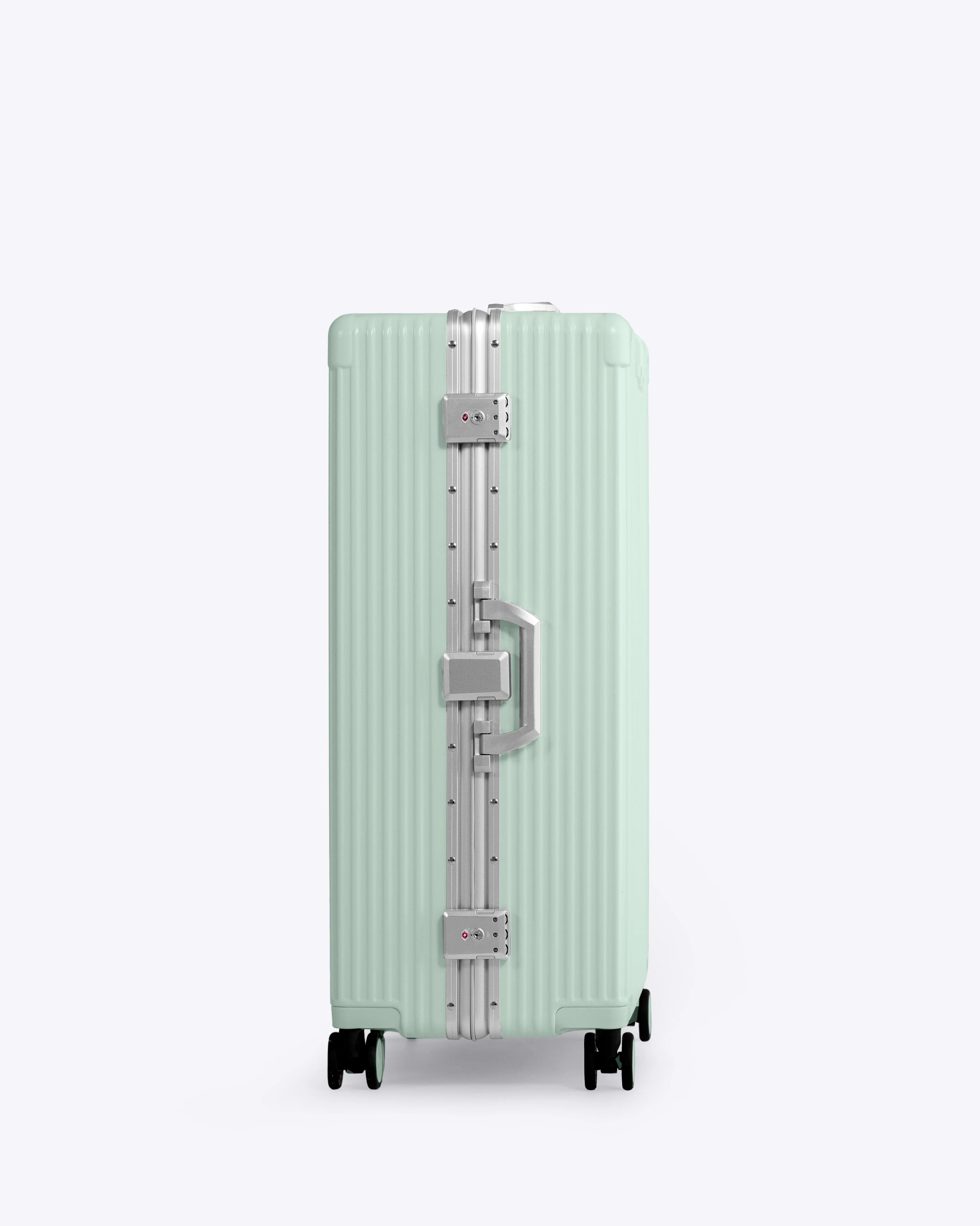 Check-In: All-In-One 28" - Image 75