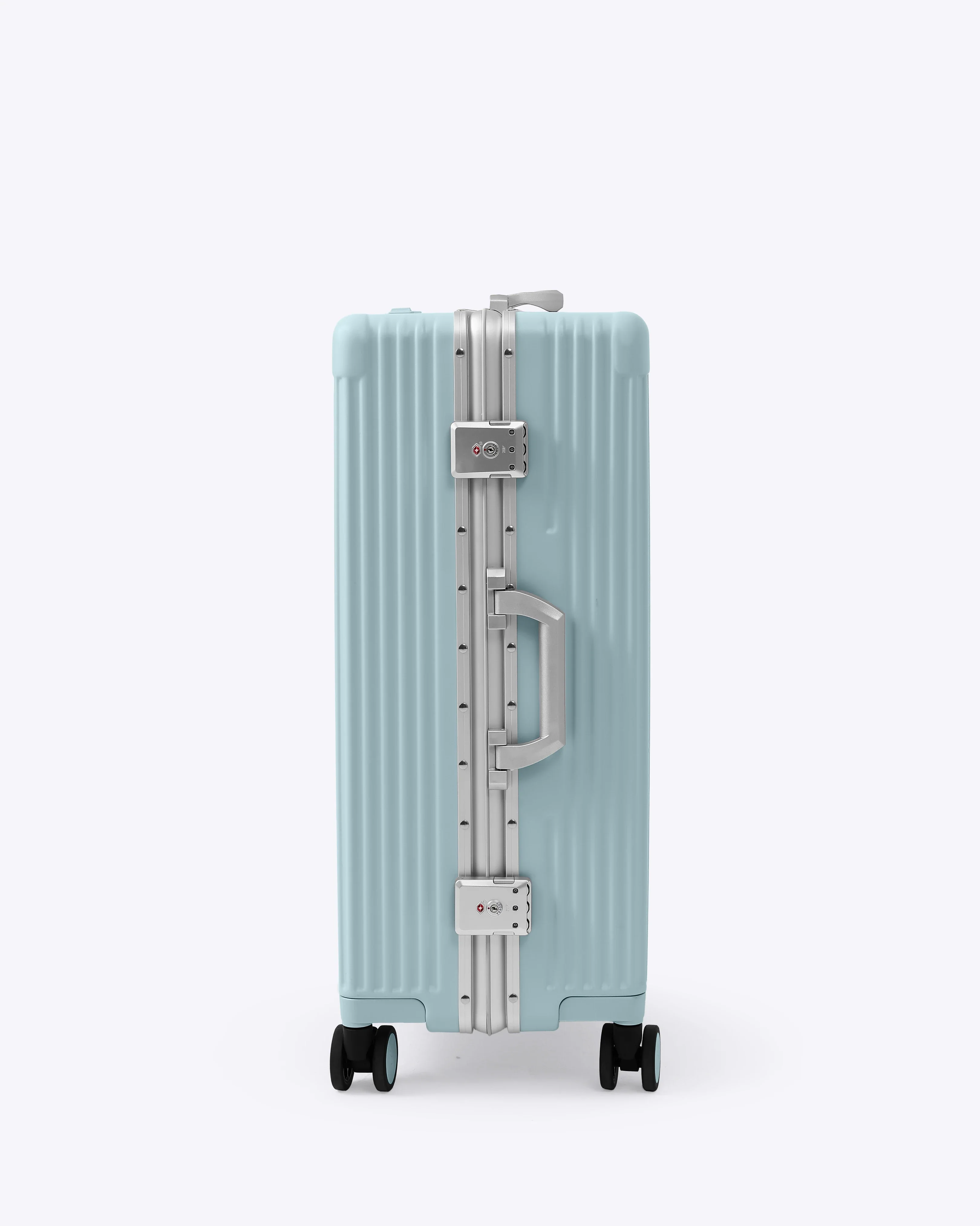 Check-In Medium: All-In-One 24" - Image 41