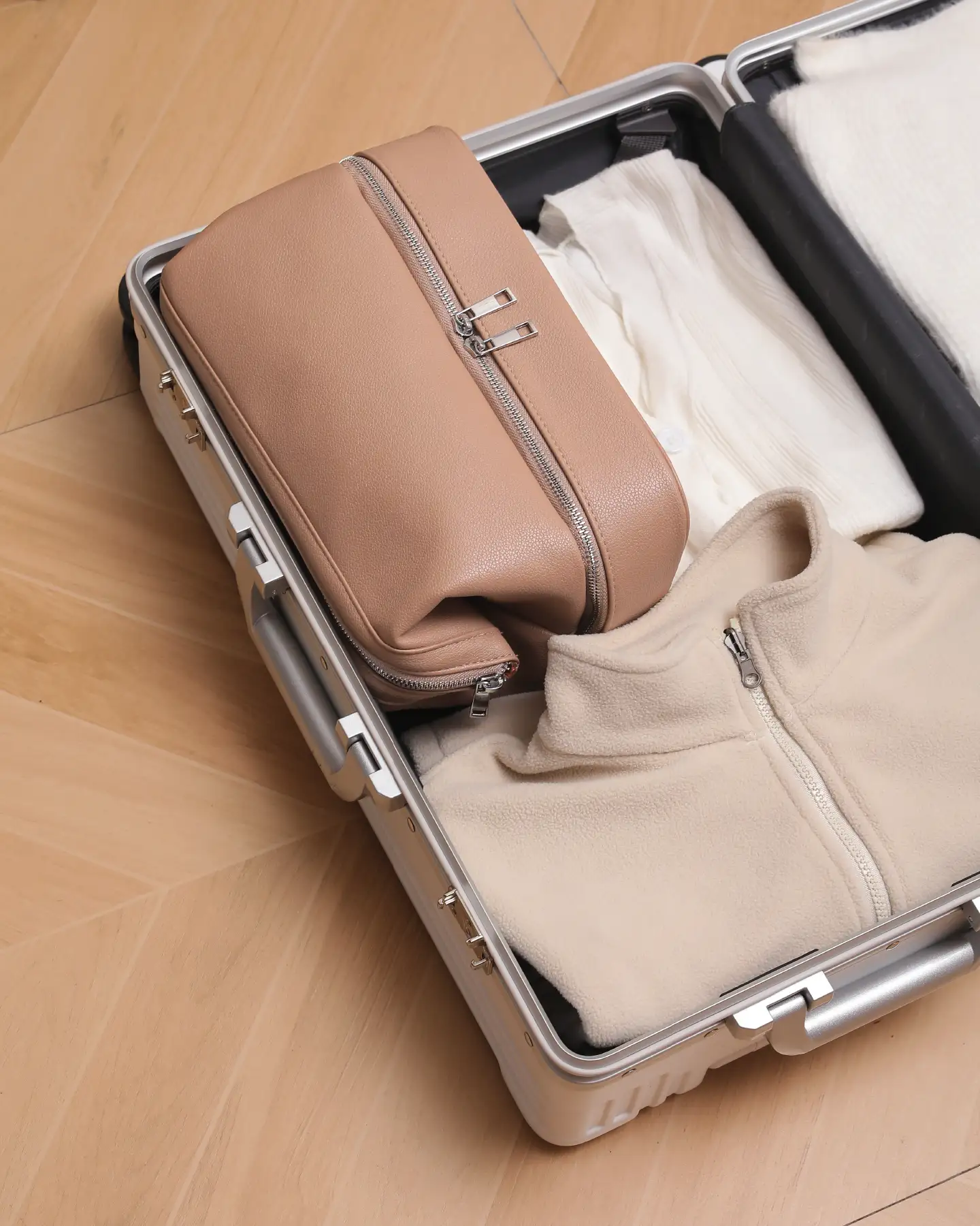 Vegan Leather Toiletry Bag - Image 10