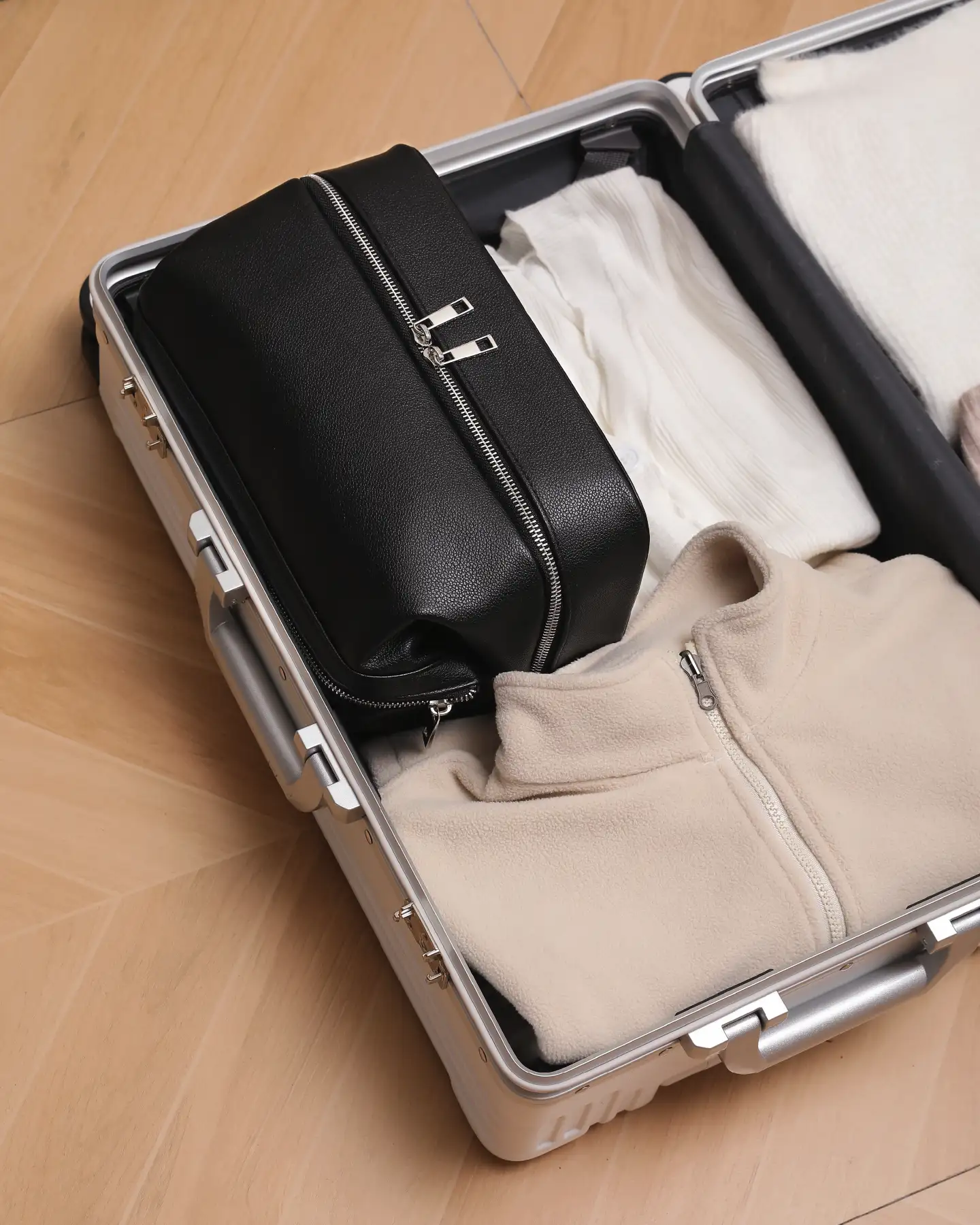 Vegan Leather Toiletry Bag - Image 19