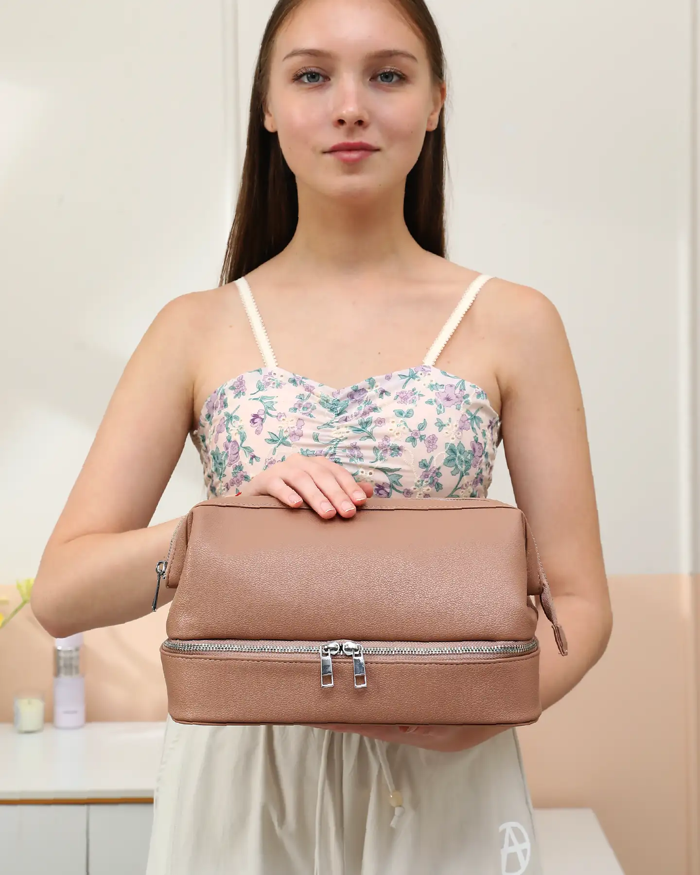 Vegan Leather Toiletry Bag - Image 7