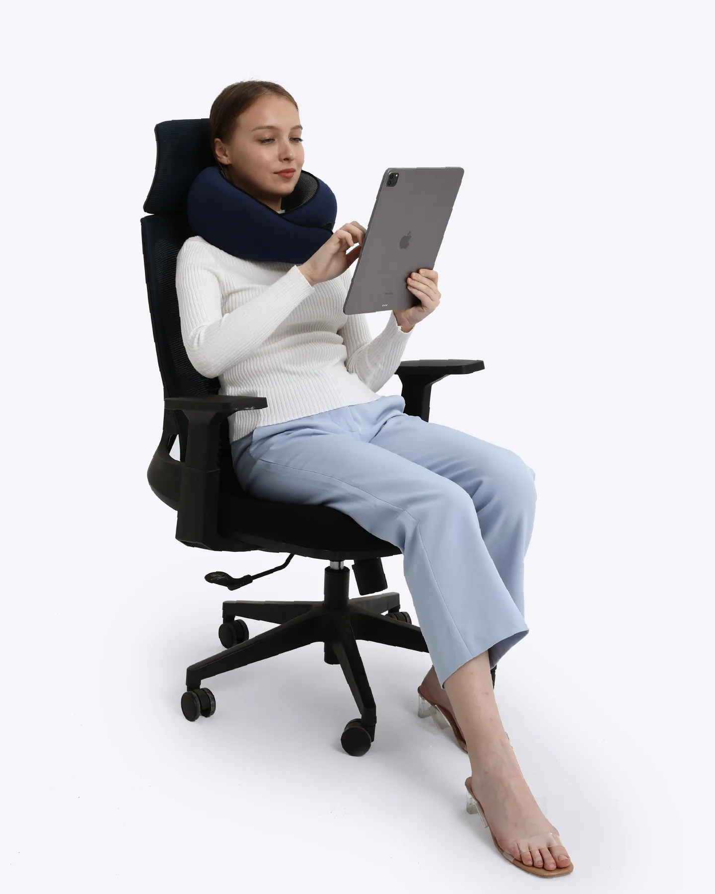 Travel Pillow - Image 7